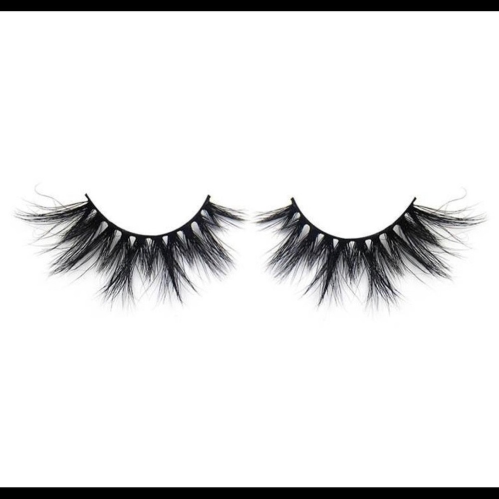 Lashes!